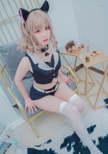 掀开校服揉她的双乳